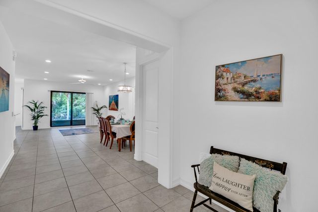 5585 40th Avenue, Vero Beach, FL 32967