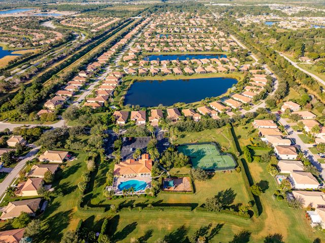 5585 40th Avenue, Vero Beach, FL 32967