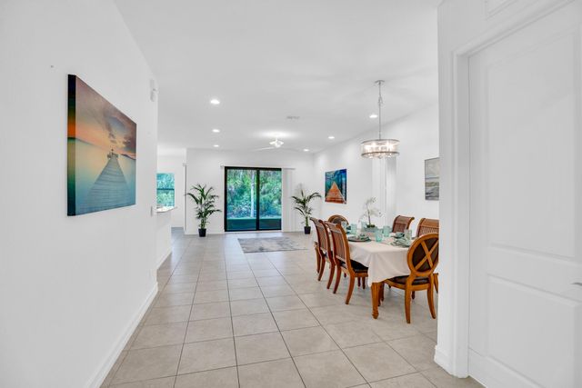 5585 40th Avenue, Vero Beach, FL 32967