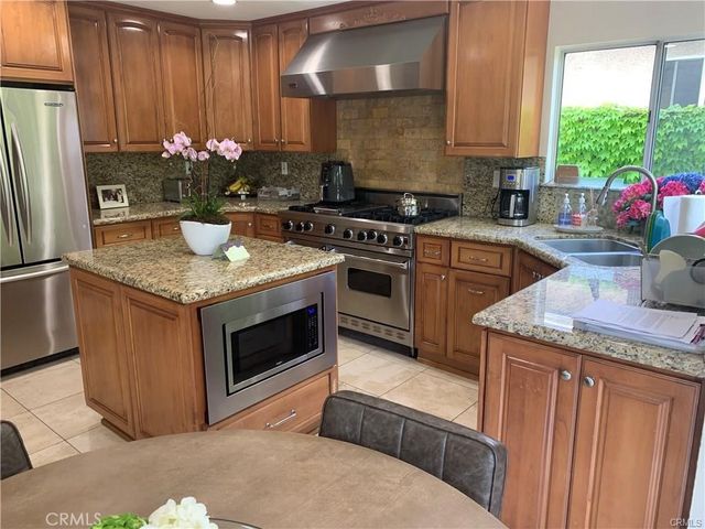 5013 Evanwood Avenue, Oak Park, CA 91377