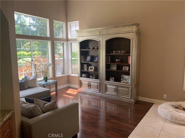 5013 Evanwood Avenue, Oak Park, CA 91377