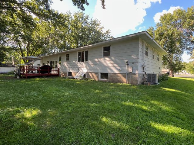 520 E 5th Street, Litchfield, MN 55355