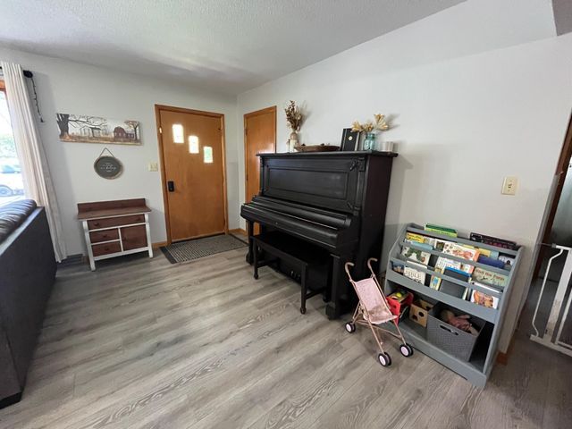 520 E 5th Street, Litchfield, MN 55355