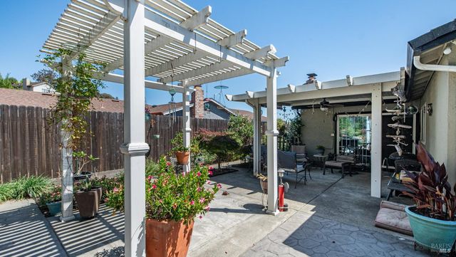 424 Holly St, Vallejo, CA 94589