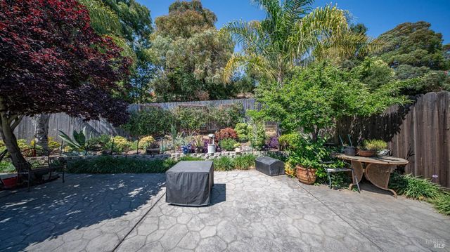 424 Holly St, Vallejo, CA 94589