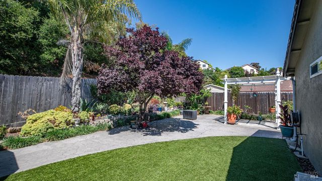 424 Holly St, Vallejo, CA 94589