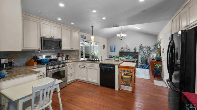 424 Holly St, Vallejo, CA 94589