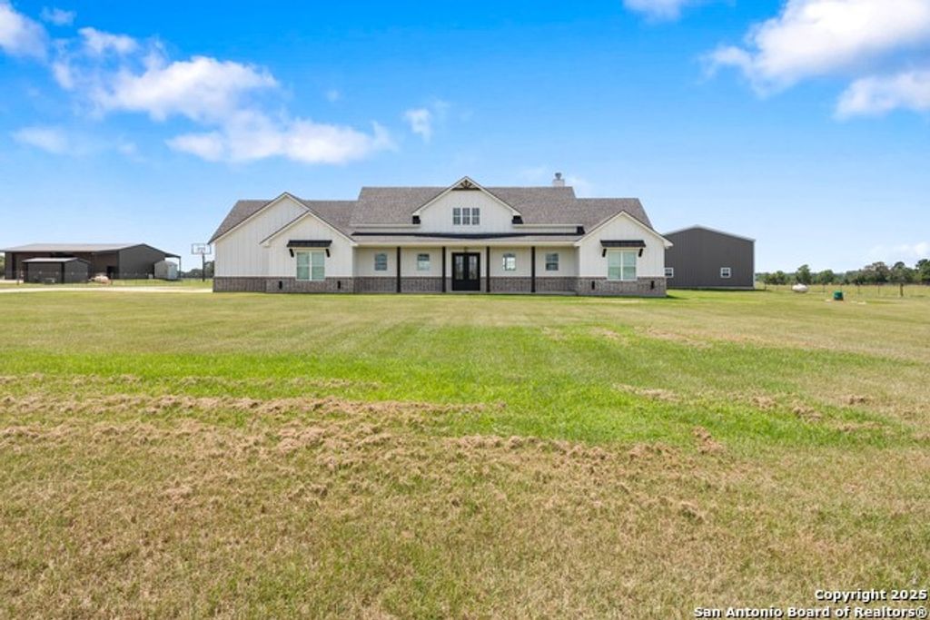 32139 Giboney Road, Hempstead, TX 77445 — exterior