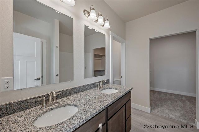 5722 ALEX RANCH RD, Cheyenne, WY 82007