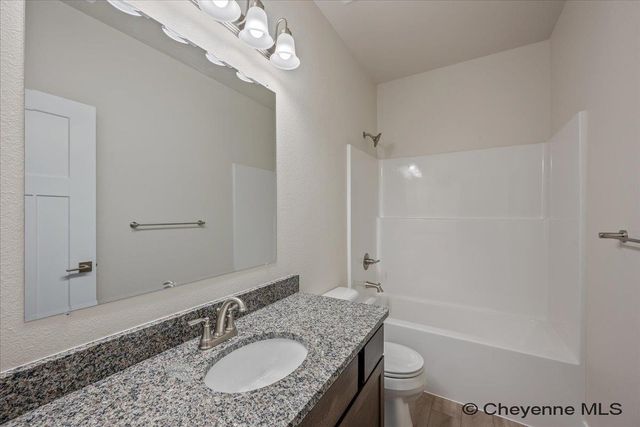 5722 ALEX RANCH RD, Cheyenne, WY 82007