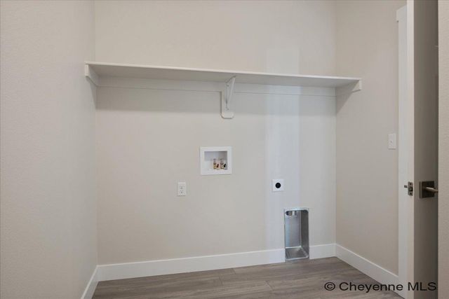 5722 ALEX RANCH RD, Cheyenne, WY 82007