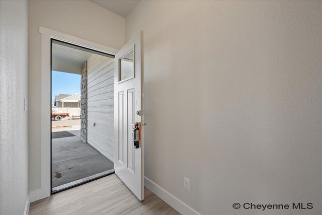 5722 ALEX RANCH RD, Cheyenne, WY 82007