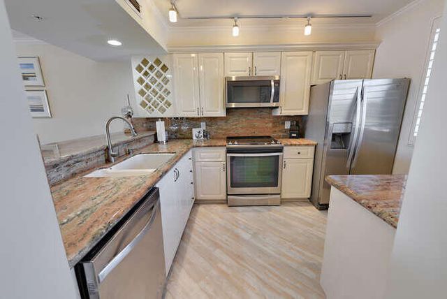 2601 Marina Isle Way 303, Jupiter, FL 33477