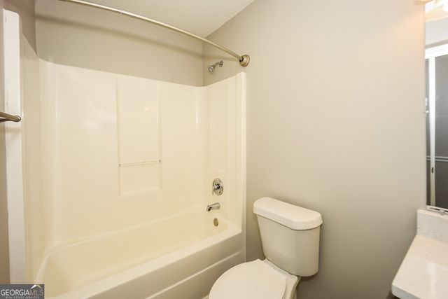 5651 Eagles Feather Lane, Riverdale, GA 30274