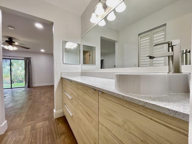 3948 NW 77TH Avenue 3948, Davie, FL 33024