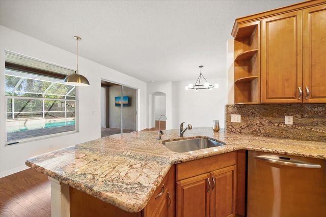 10539 WEYBRIDGE DRIVE, Tampa, FL 33626