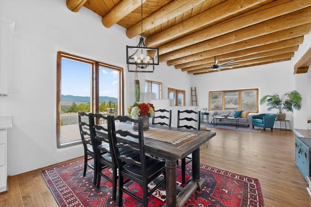 300 Chimaja Road, Corrales, NM 87048