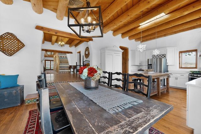 300 Chimaja Road, Corrales, NM 87048