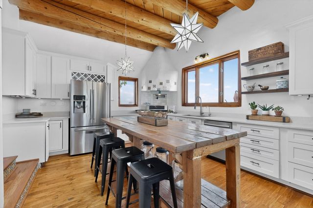 300 Chimaja Road, Corrales, NM 87048