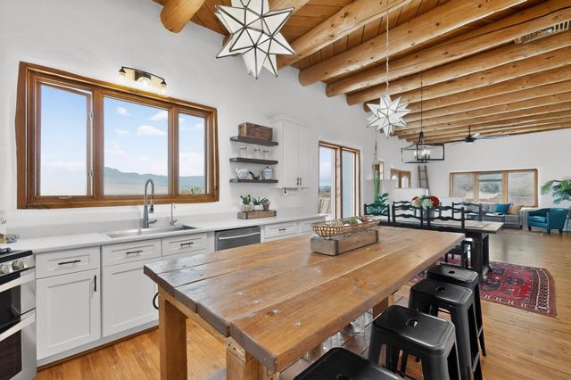 300 Chimaja Road, Corrales, NM 87048