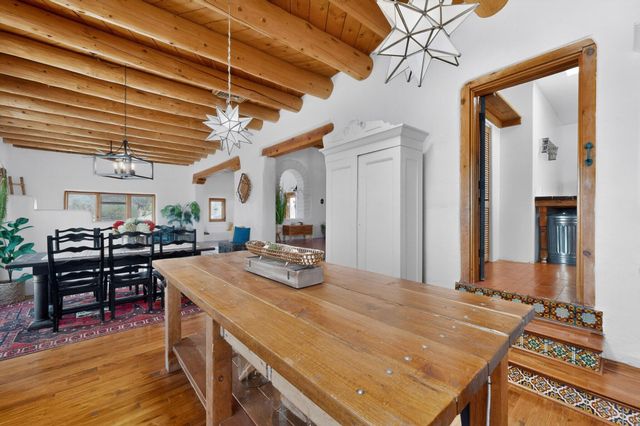 300 Chimaja Road, Corrales, NM 87048