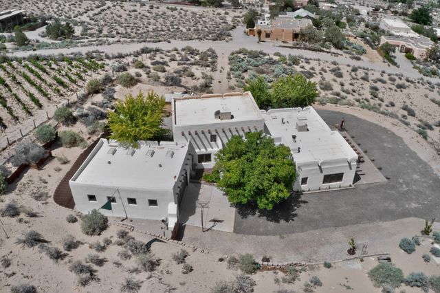 300 Chimaja Road, Corrales, NM 87048