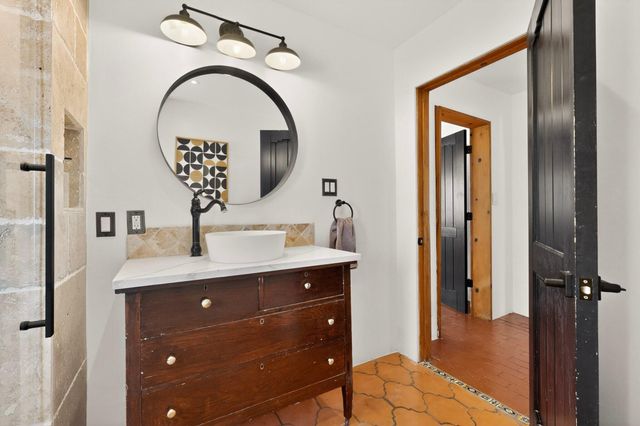 300 Chimaja Road, Corrales, NM 87048