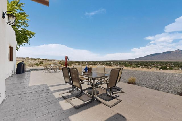 300 Chimaja Road, Corrales, NM 87048