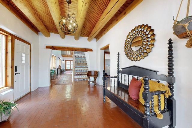 300 Chimaja Road, Corrales, NM 87048
