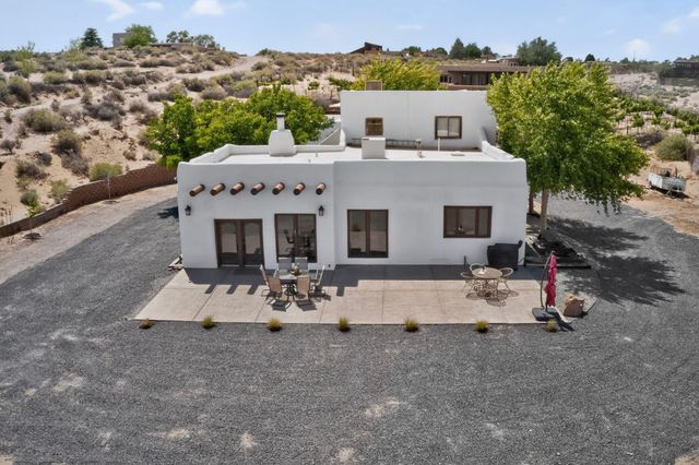 300 Chimaja Road, Corrales, NM 87048