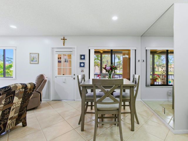 331 Knotty Pine Circle D-2, Greenacres, FL 33463