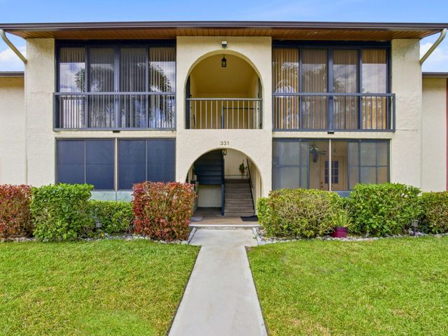 331 Knotty Pine Circle D-2, Greenacres, FL 33463