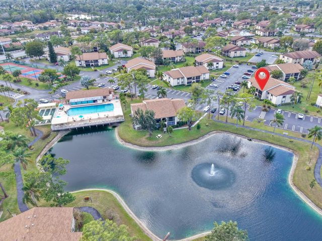 331 Knotty Pine Circle D-2, Greenacres, FL 33463