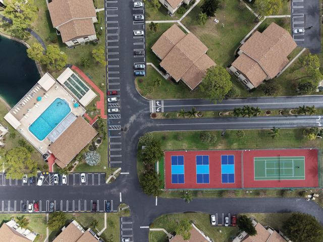 331 Knotty Pine Circle D-2, Greenacres, FL 33463