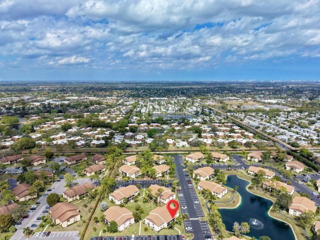 331 Knotty Pine Circle D-2, Greenacres, FL 33463