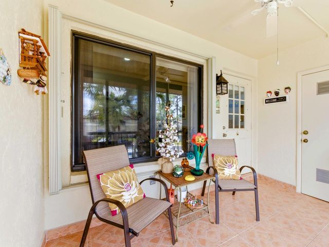 331 Knotty Pine Circle D-2, Greenacres, FL 33463