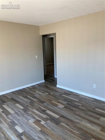 403 Mountain View Place, Woodland Park, CO 80863