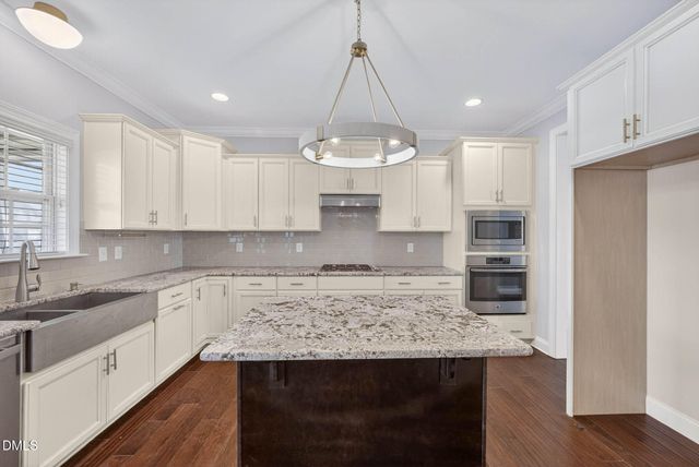 556 Crimson Oak Lane, Fuquay Varina, NC 27526