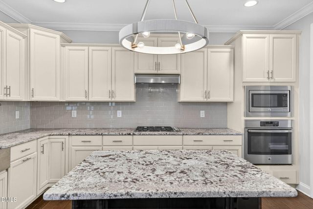 556 Crimson Oak Lane, Fuquay Varina, NC 27526