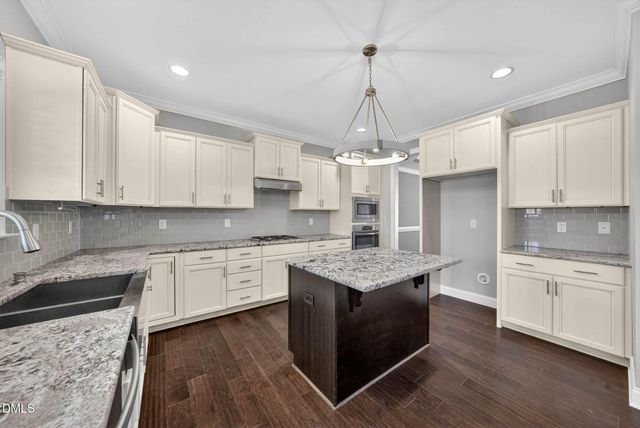 556 Crimson Oak Lane, Fuquay Varina, NC 27526