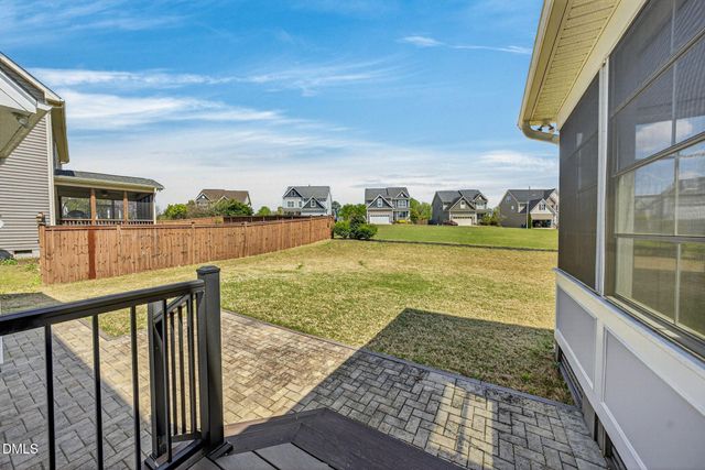 556 Crimson Oak Lane, Fuquay Varina, NC 27526