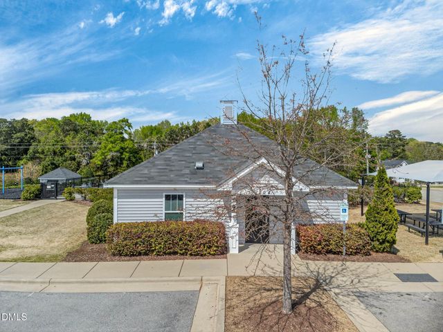 556 Crimson Oak Lane, Fuquay Varina, NC 27526