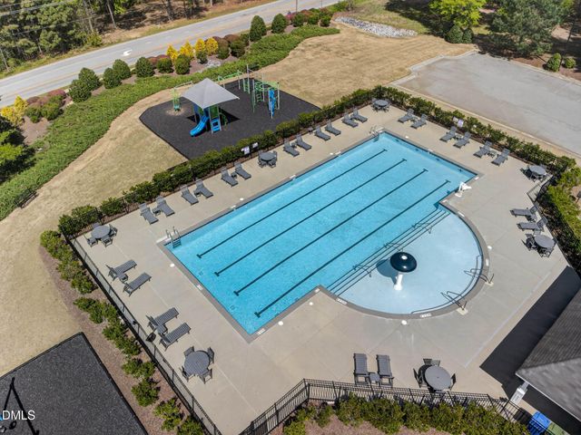 556 Crimson Oak Lane, Fuquay Varina, NC 27526