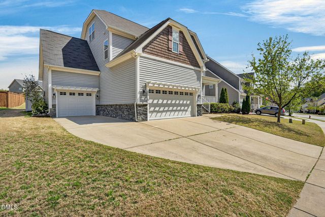 556 Crimson Oak Lane, Fuquay Varina, NC 27526