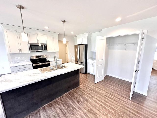 10427 N Stone Barn Drive, Milton, WI 53563