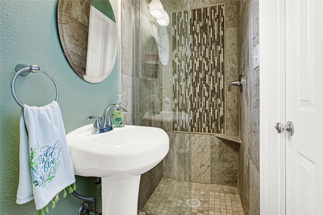 3147 W Hampton Drive, Houston, TX 77082