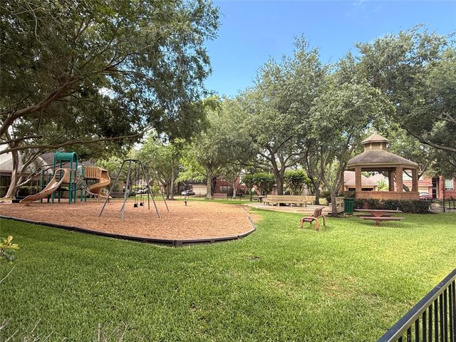 3147 W Hampton Drive, Houston, TX 77082