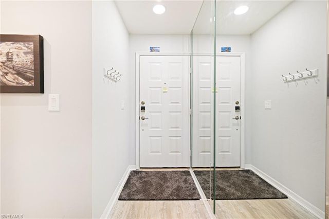 5805 Trailwinds DR 326, Fort Myers, FL 33907