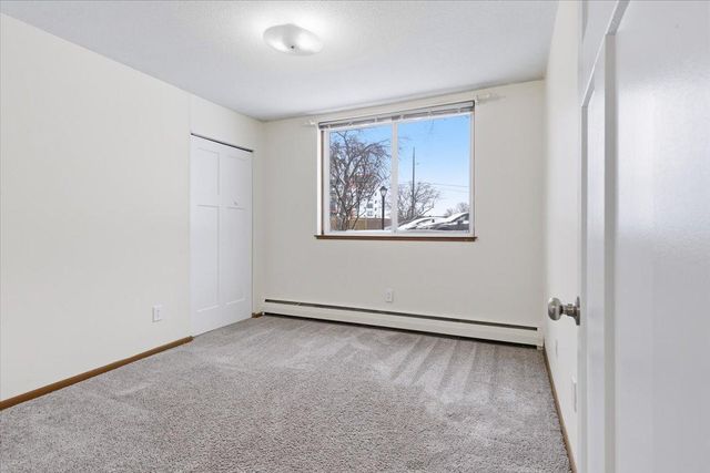 9147 Highway 55 102, Golden Valley, MN 55427