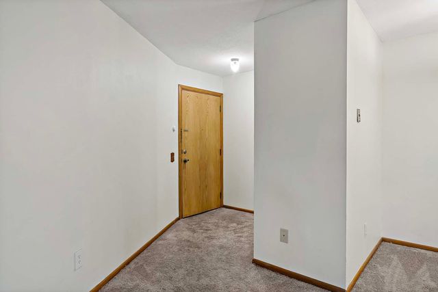 9147 Highway 55 102, Golden Valley, MN 55427